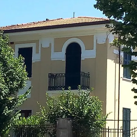 Rossana Nocleg ze śniadaniem Carrara
