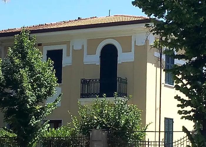 Rossana 住宿加早餐酒店 卡拉拉